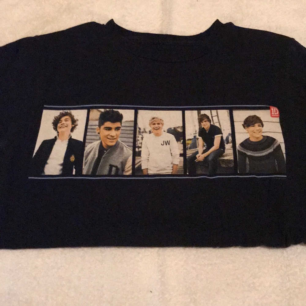 one direction t shirt. size M